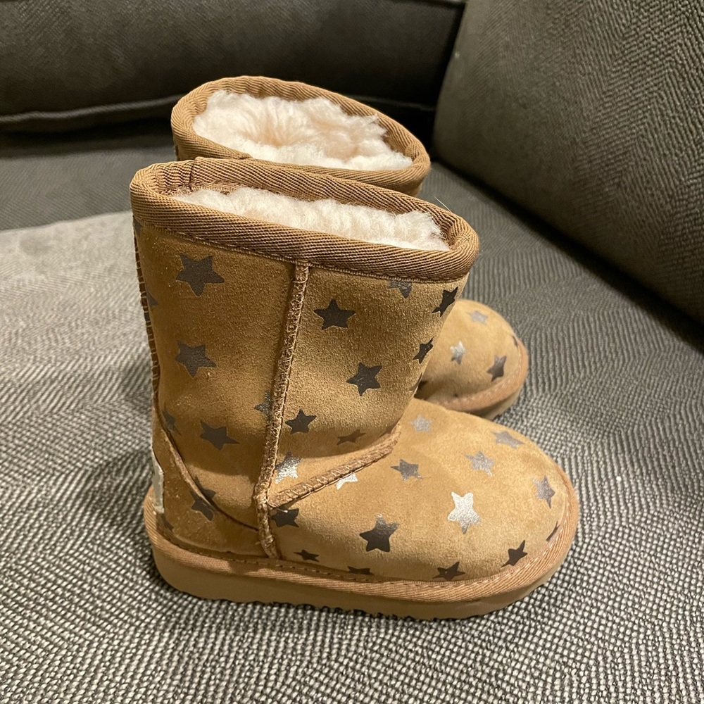 Ugg star classic toddler 6